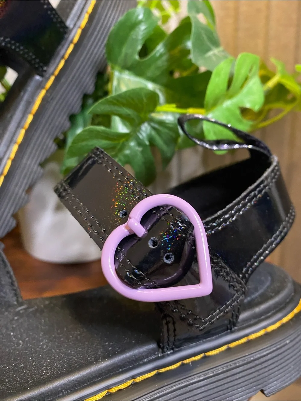 DR. MARTENS Jr. MARLOWE GALAXY SHIMMER HEART Sandals Ladies Size 6 USL